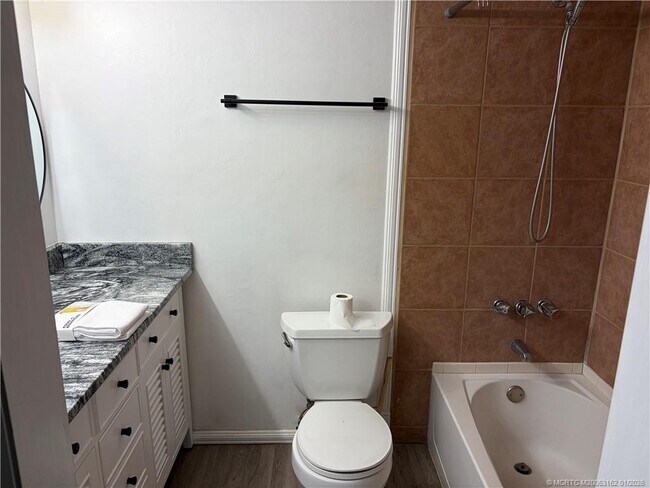 Building Photo - 800 NW Fork Rd