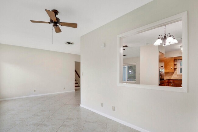 Building Photo - 743 Ibis Way