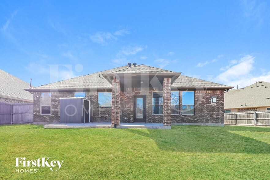 Building Photo - 1005 Destrehan Dr