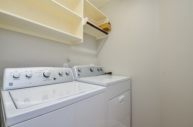 Building Photo - 24514 Springwood Glen Ln