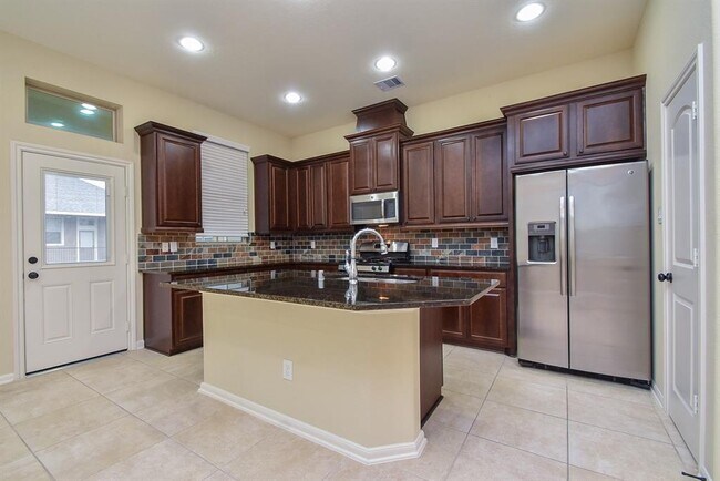 Building Photo - 23322 Del Rosso St
