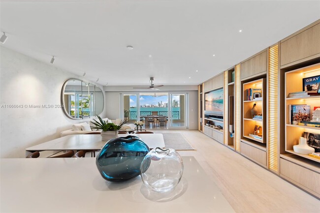 Building Photo - 4922 Fisher Island Dr