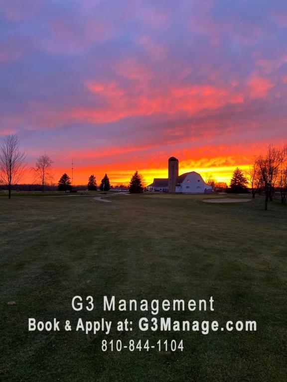 Building Photo - 570 E Marr Rd