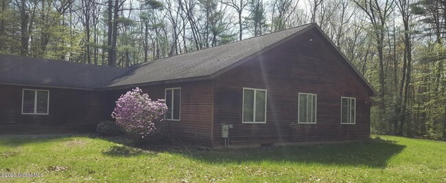 Building Photo - 123 Homestead Rd
