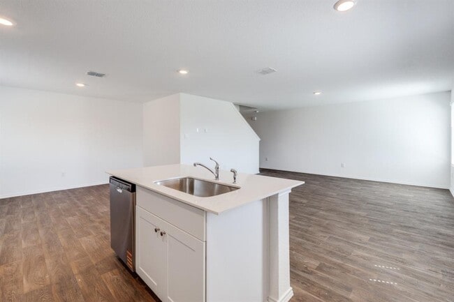 Building Photo - 5138 Blind Shot