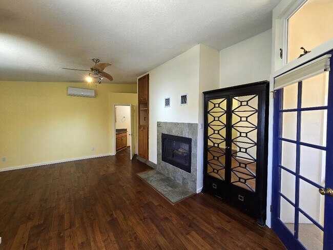 Building Photo - 2203 Vela St