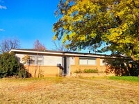 Building Photo - Charming Two Bed One Bath Near Texas Tech