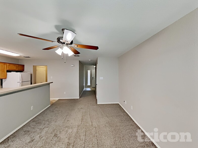 Building Photo - 1461 Pine Ln