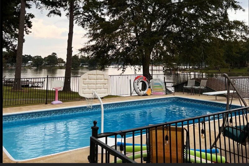 Building Photo - 122 Tucker Dr