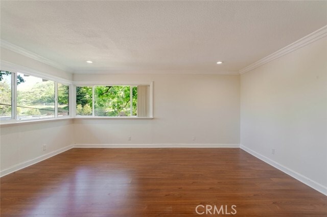 Building Photo - 5888 Oak Knolls Rd