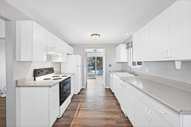 Building Photo - 6024 S Prince St