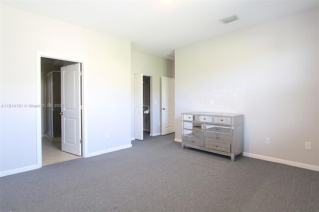 Building Photo - 2927 Cascada Isle Way