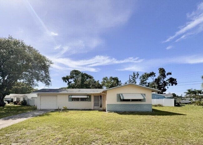 Primary Photo - 10901 117th Ave