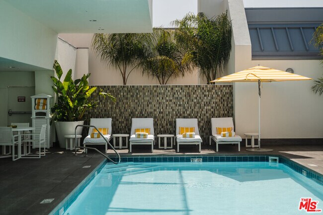 Building Photo - 10520 Wilshire Blvd