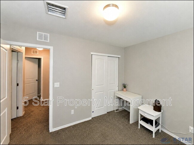 Building Photo - 5129 Rose Elise St