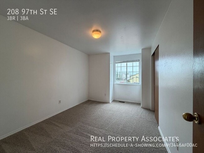 Building Photo - 208 97th St SE