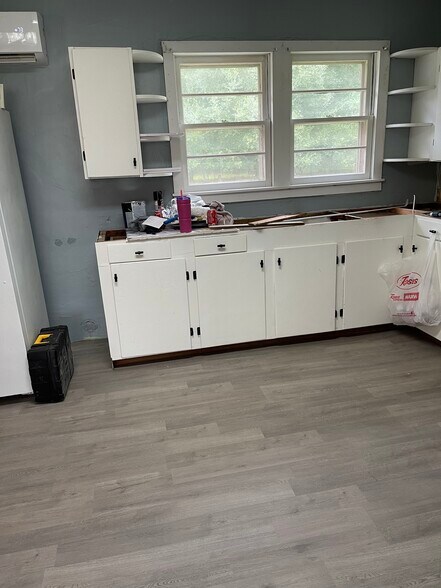 Building Photo - 384 State Rd S-38-1203