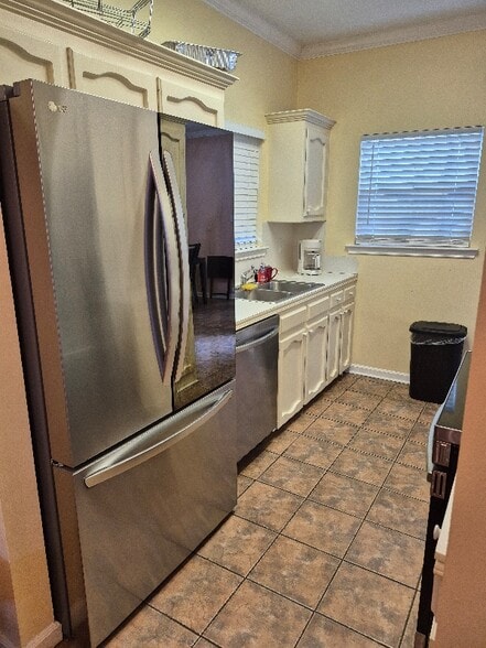 Building Photo - 152 S Foster Dr