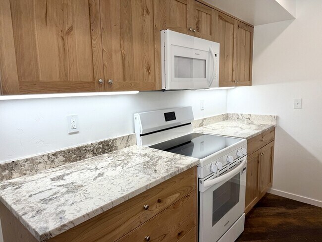 Building Photo - 361 W 400 S