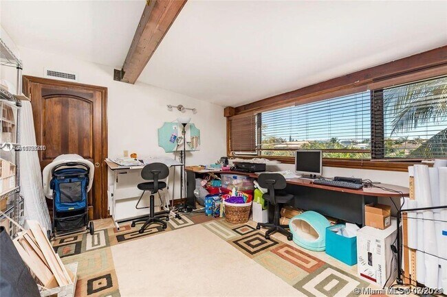 Building Photo - 181 Harbor Dr