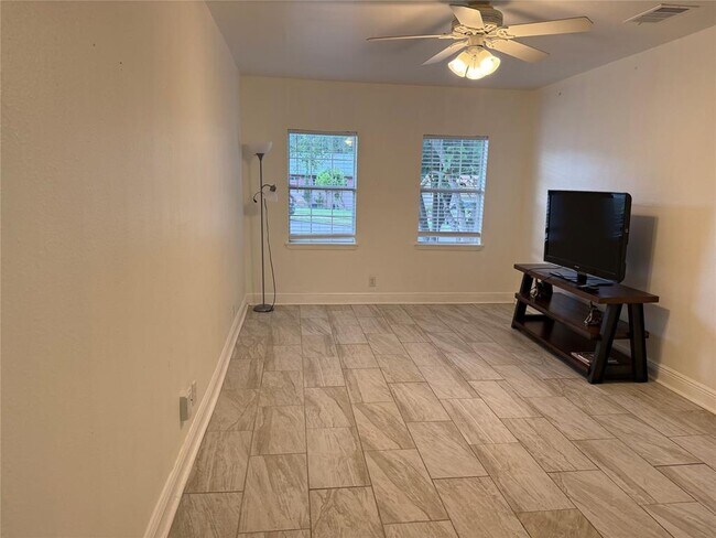 Building Photo - 6307 Huntleigh Way