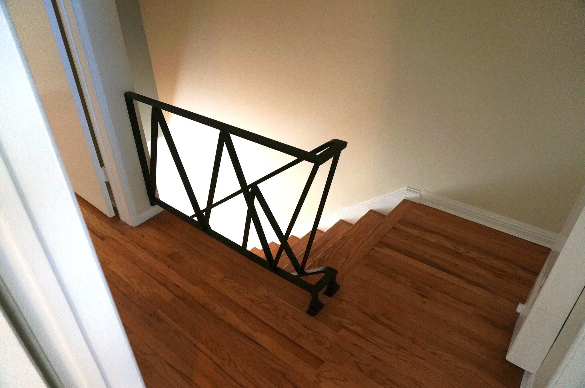 Top of stairs, 2nd floor landing - 14333 Albers St