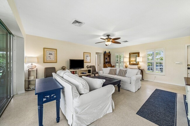 Building Photo - 5550 Osprey Dr