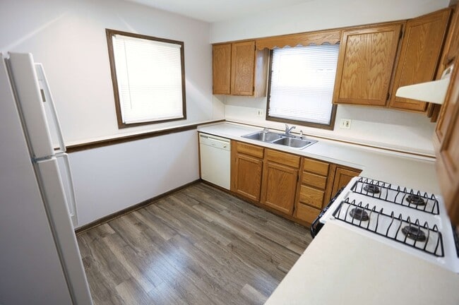 Building Photo - 2037 Andrew St SE