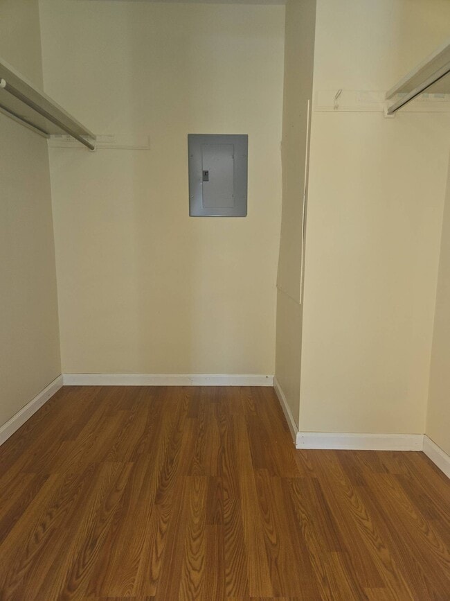 Building Photo - 8284 Sobax Dr