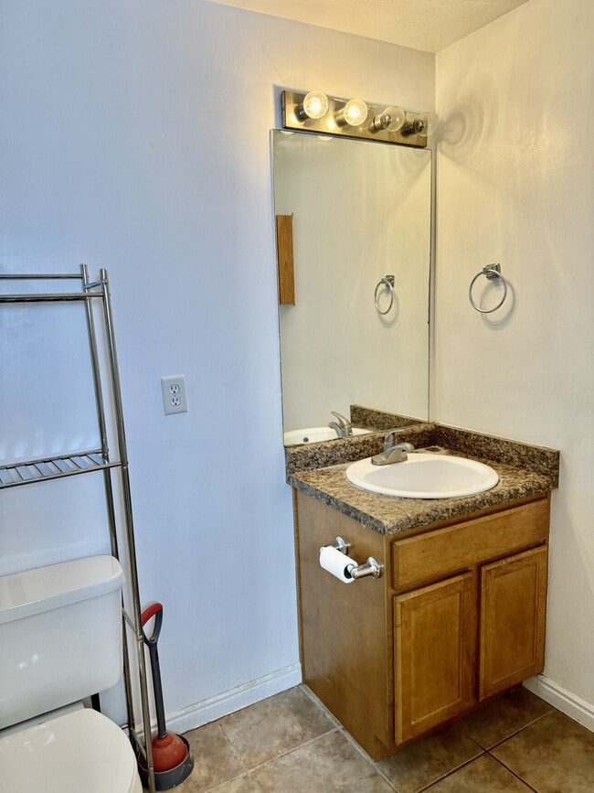 Building Photo - 4709 S Falkirk Dr