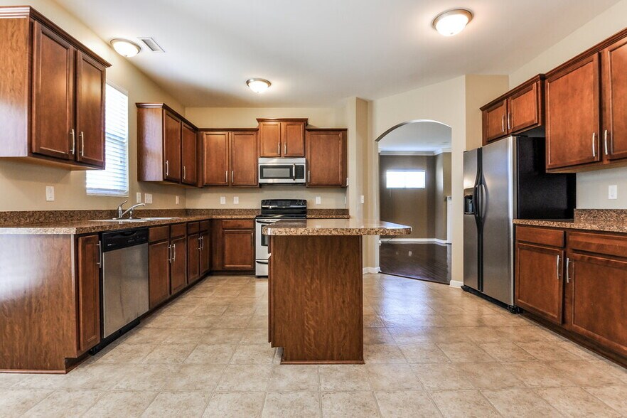 Building Photo - 5045 Stonewood Pines Dr