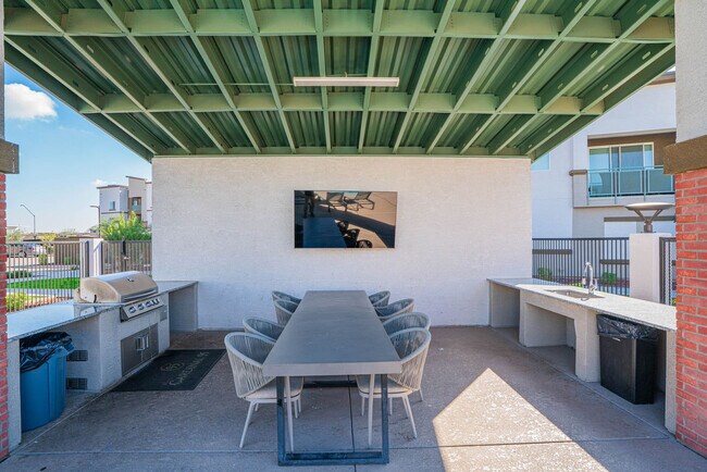 Building Photo - 9600 W Georgia Ave