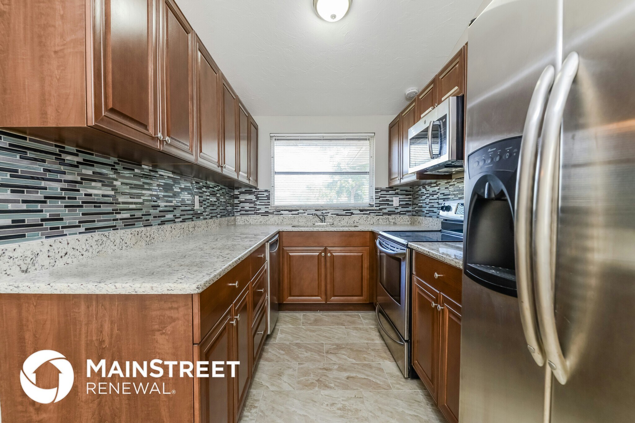 Building Photo - 2472 Waneta Dr