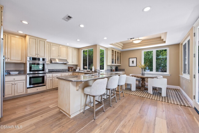 Building Photo - 1074 Deseo Ave