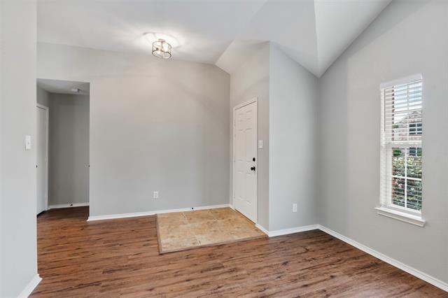 Building Photo - 10905 Fawn Valley Dr