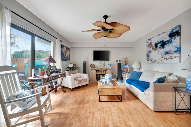 Building Photo - 148 Heritage Way