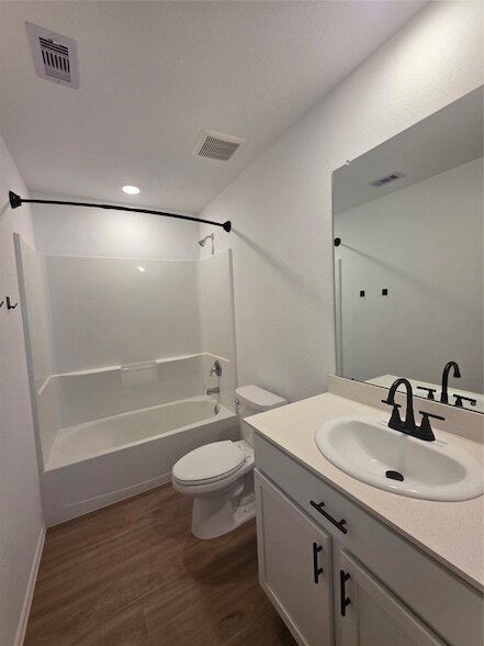 Building Photo - 314 Riverwood Village Ln