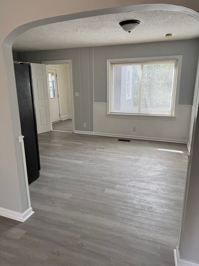 Building Photo - 509 42nd St