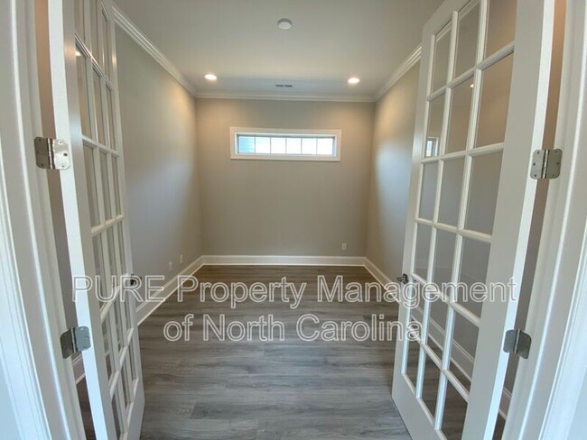 Building Photo - 9049 Treetop Wy NW