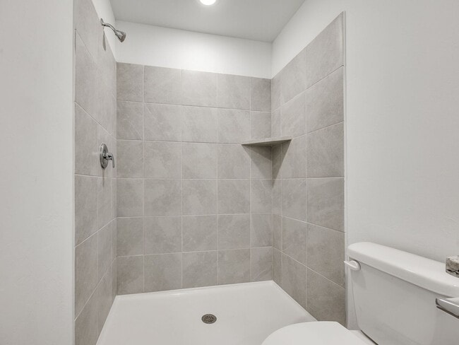 Building Photo - Brand New Home + Norman Schools + 3 bedrooms + All Applicances