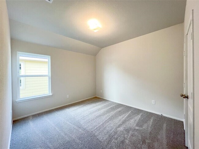 Building Photo - 15502 Islandview Ln