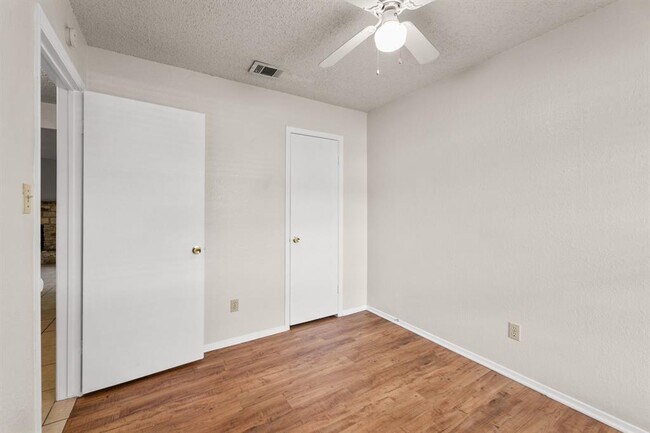 Building Photo - 818 Sirocco Dr