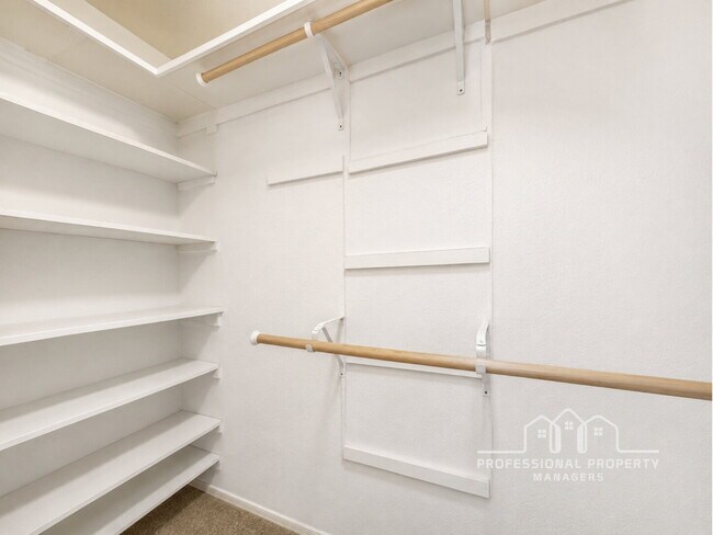 Building Photo - For Rent: 3-bedroom, 2-bathroom home in Mesa Del Sol