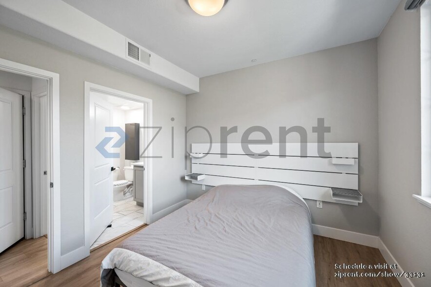 Building Photo - 369 Arc Ct