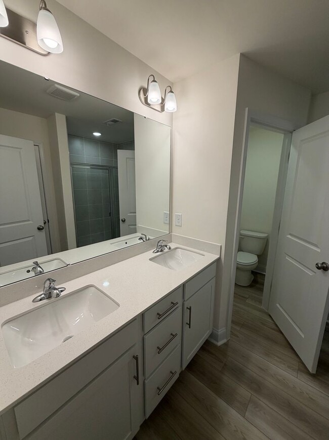 Building Photo - Mebane / Townhouse