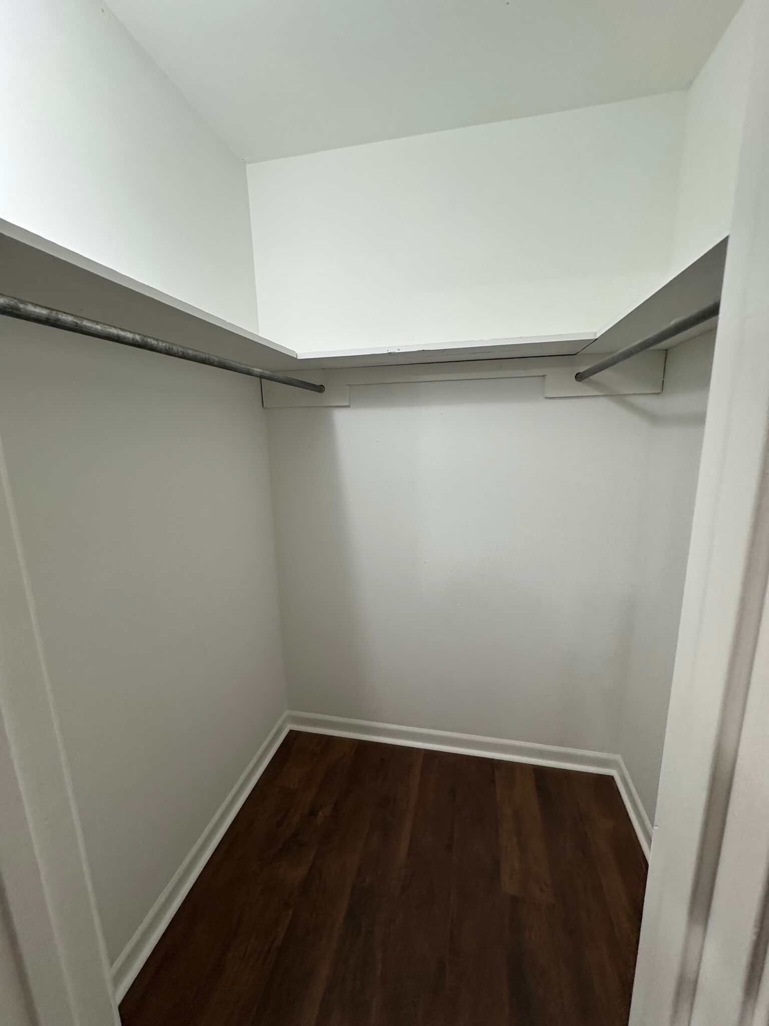 Building Photo - 1010 Country Club Rd