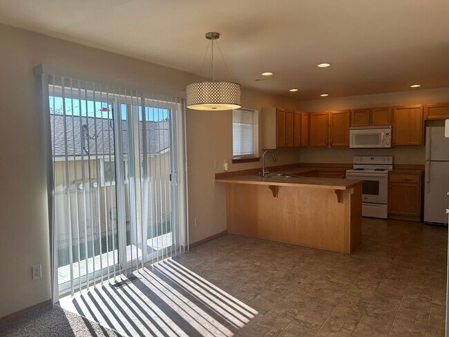 Building Photo - Racine Street 2609/ 2611