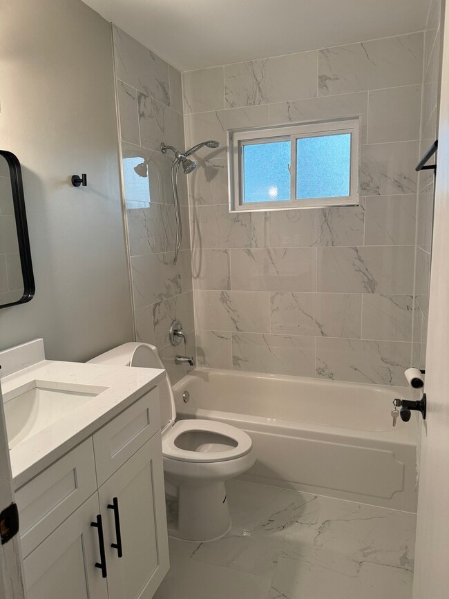 Building Photo - 1407 Jefferson St