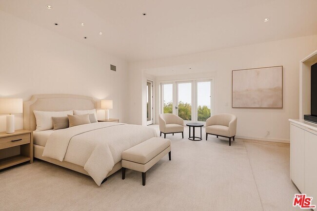 Building Photo - 1136 Calle Vista Dr