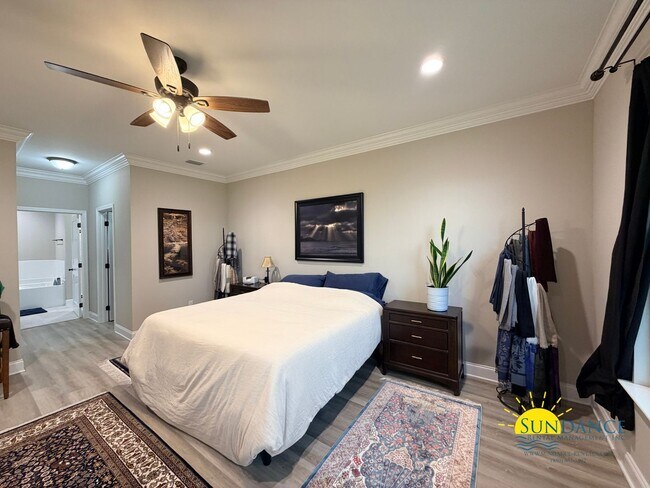 Building Photo - Stunning Shalimar 4 Bedroom / 3 Full Bathroom Home with Solar Energy Efficiency!